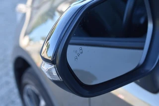 Toyota Corolla Touring Sports – thumbnail 6