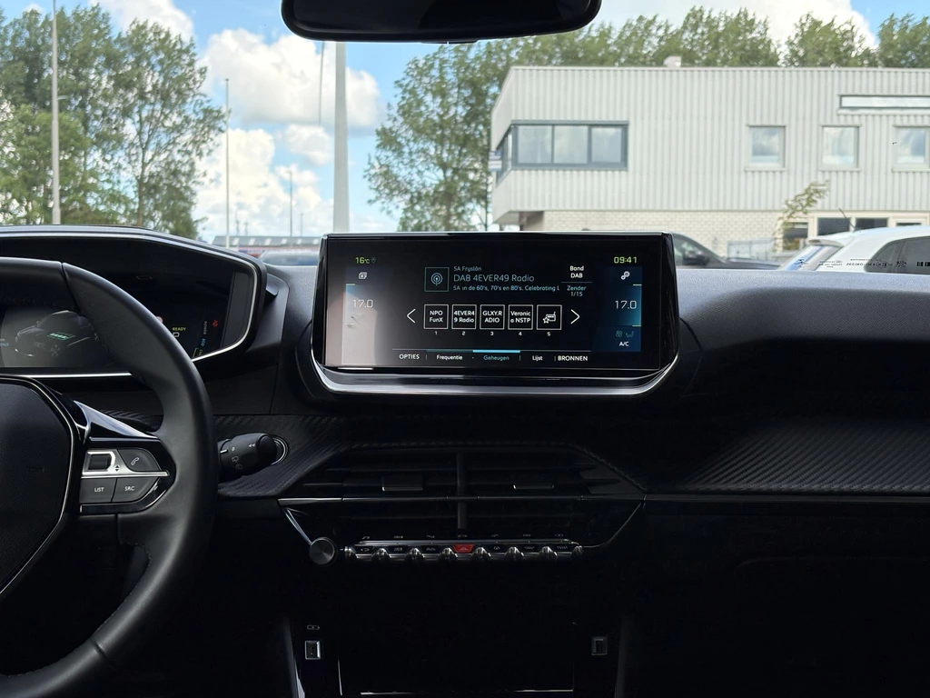 Peugeot e-2008 – foto 18