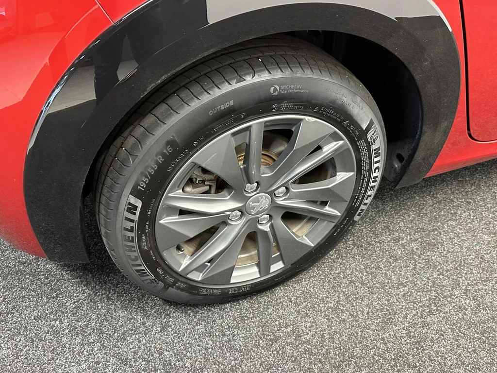 Peugeot e-208 – foto 10