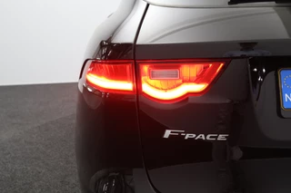 Jaguar F-PACE – thumbnail 24