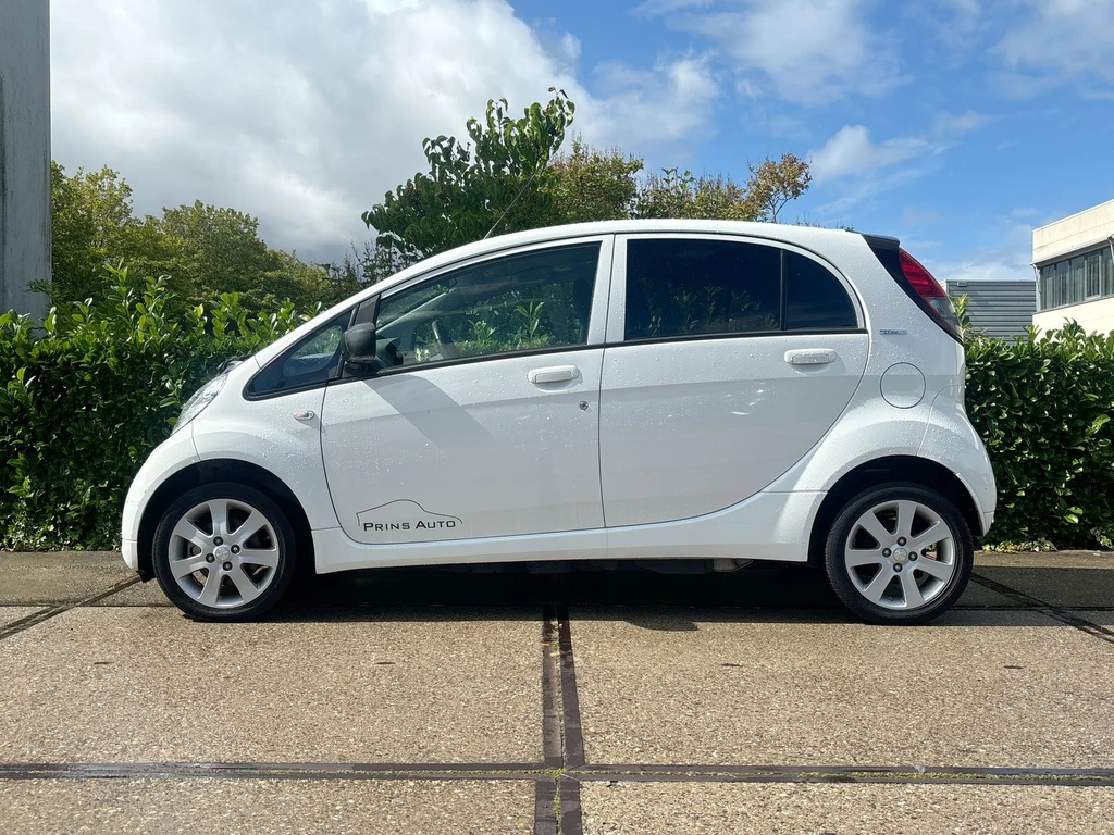 Peugeot iOn – foto 2