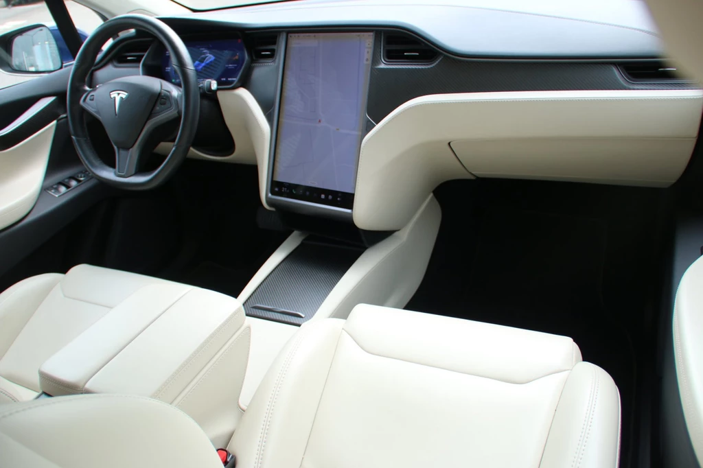 Tesla Model X – foto 13