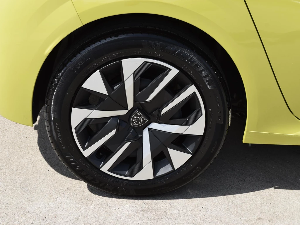 Peugeot 208 – foto 24