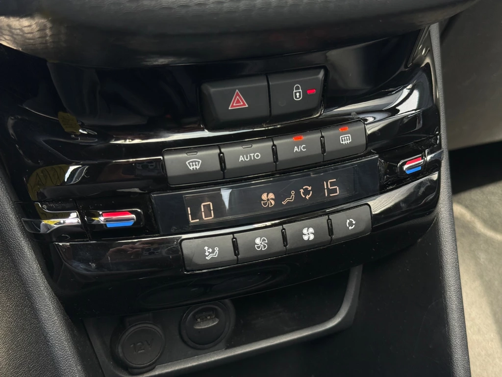 Peugeot 208 – foto 23