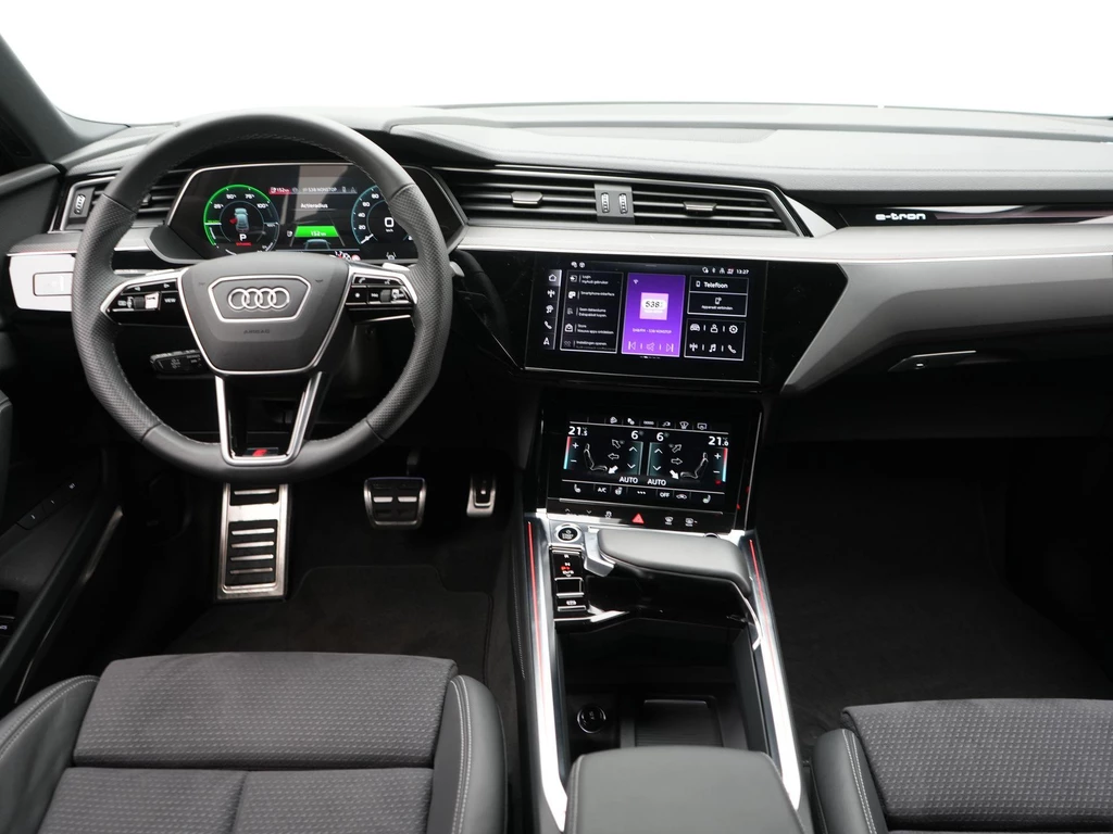 Audi Q8 Sportback e-tron – foto 13