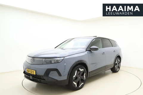 Opel Grandland Electric Ultimate AWD 73 kWh | Lederen bekleding | 20" Lichtmetalen velgen | Panoramisch Schuifkanteldak | Stoel en Stuurverwarming | elektrische achterklep