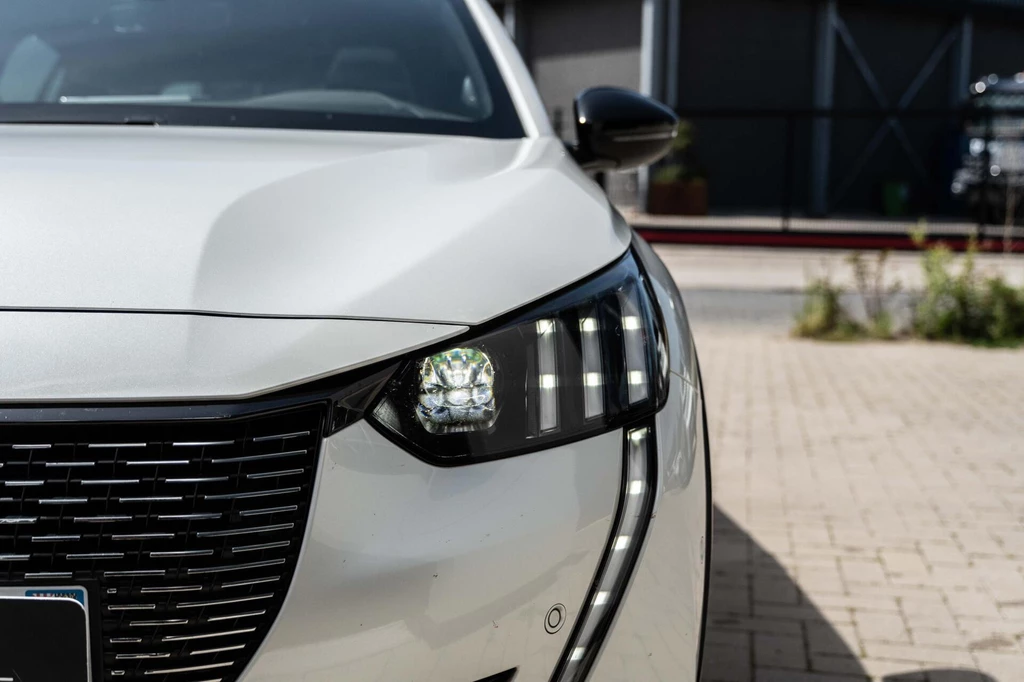 Peugeot 208 – foto 18