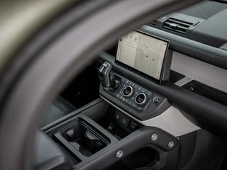 Land Rover Defender – thumbnail 18