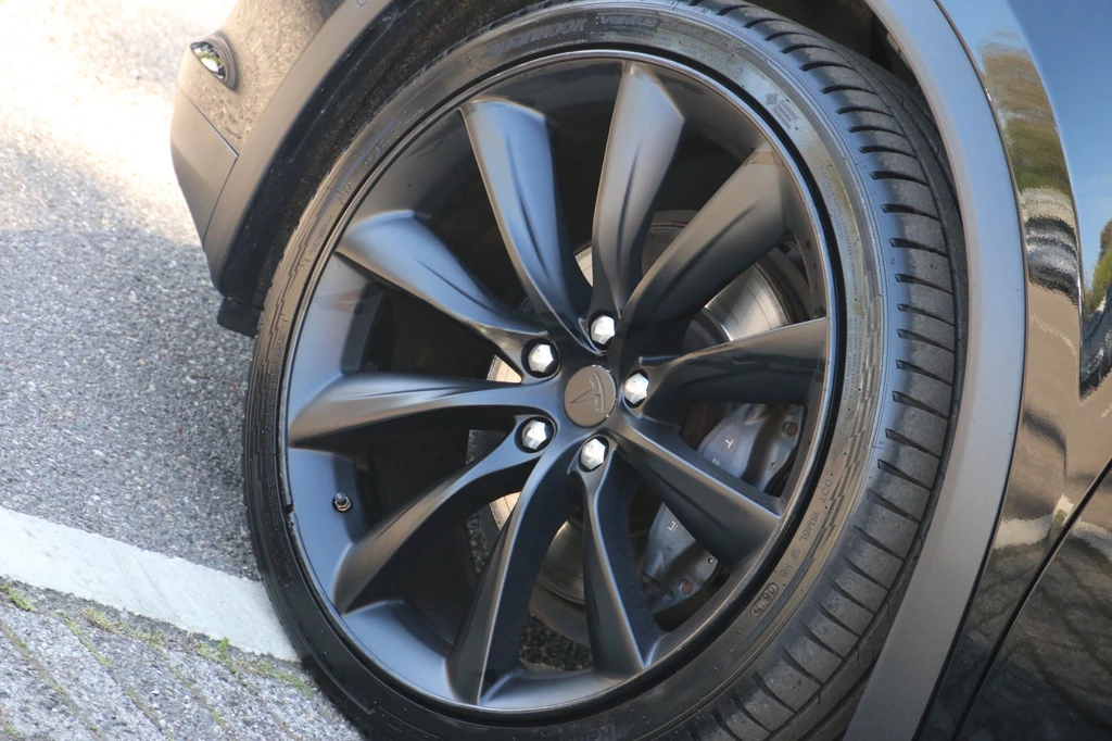 Tesla Model X – foto 7