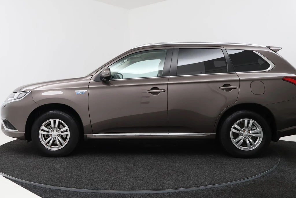 Mitsubishi Outlander – foto 2