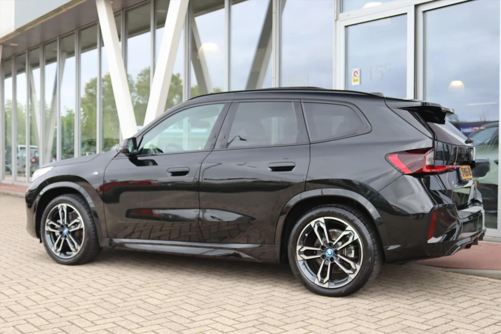 BMW iX1 – foto 7