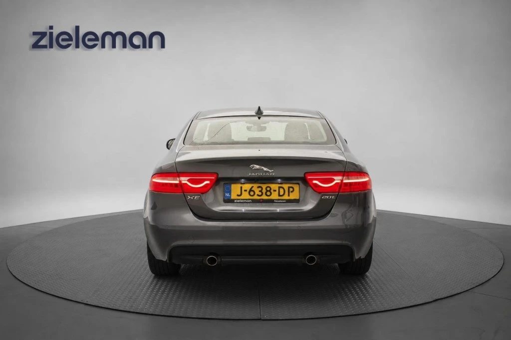 Jaguar XE – foto 4