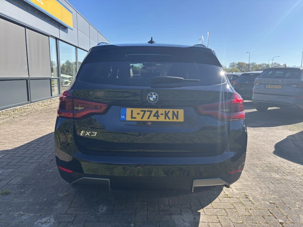 BMW iX3 – foto 4