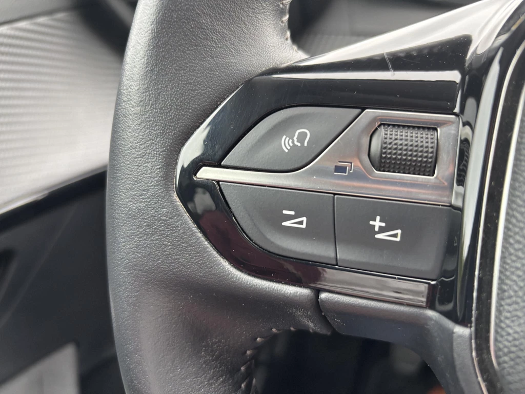 Peugeot 208 – foto 12