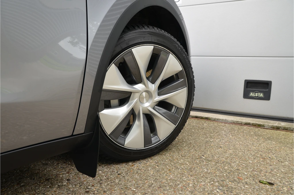 Tesla Model Y – foto 10