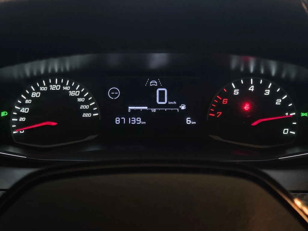 Peugeot 208 – foto 24