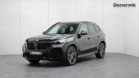 BMW X1 xDrive30e M-Sport Pro | Massage | Harman/Kardon | Panoramadak | Head-up | Trekhaak