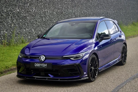 Volkswagen Golf 8.5R| Akrapovic - Pano - H/K - HUD - Bodykit