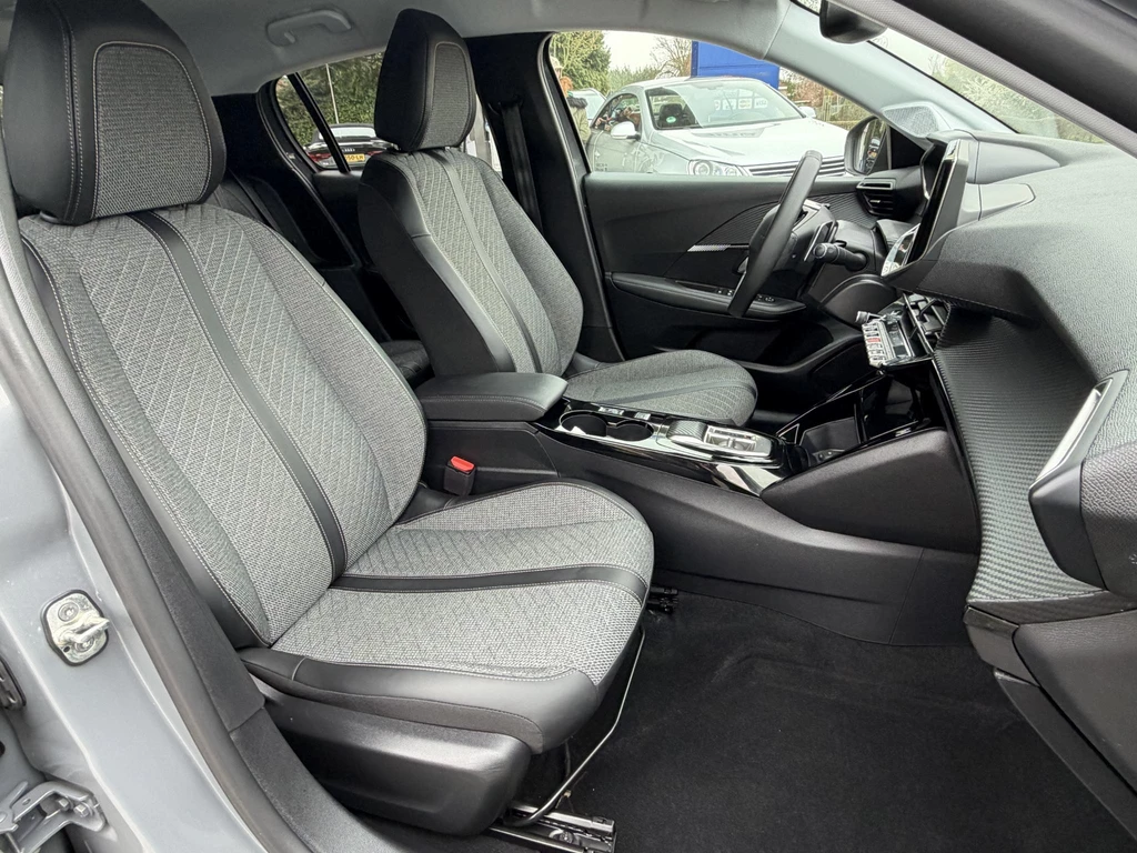 Peugeot 208 – foto 19
