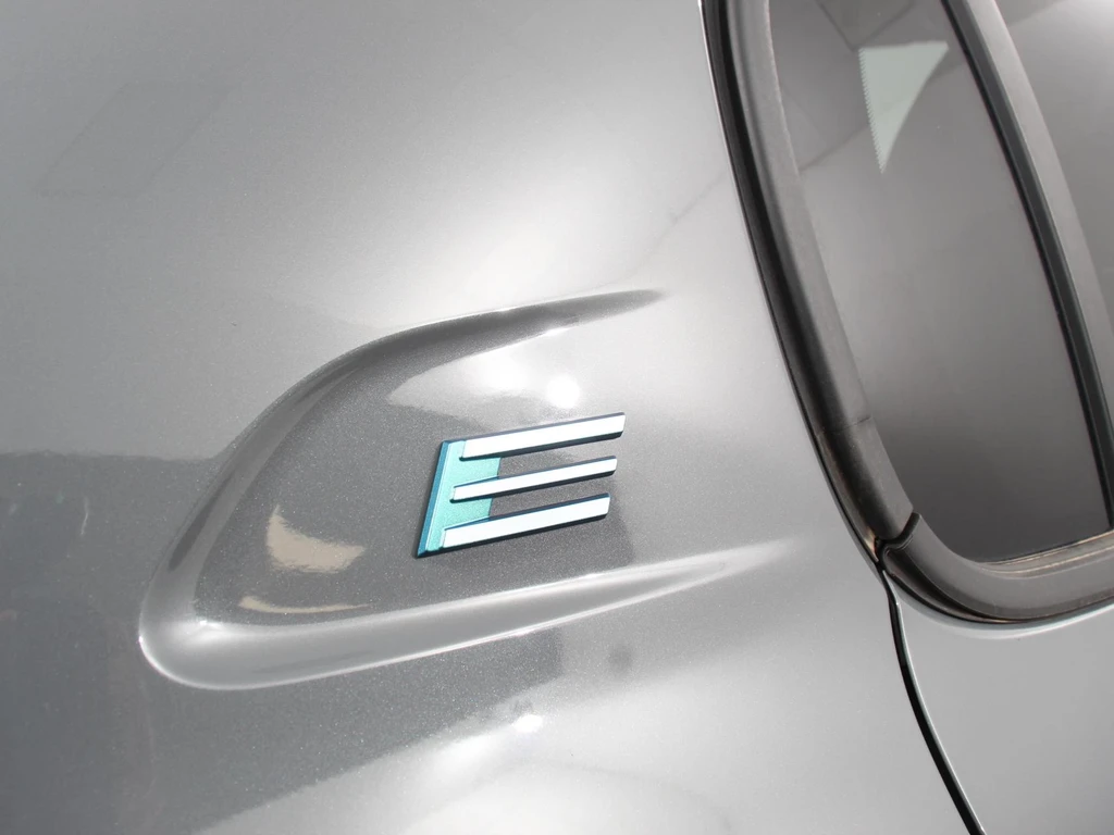 Peugeot e-208 – foto 11