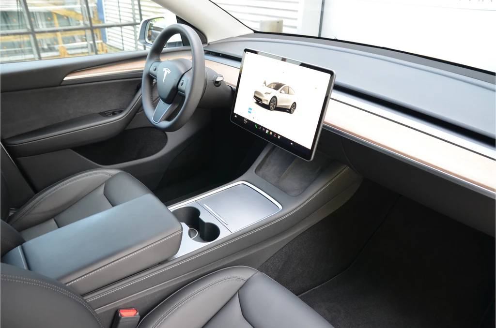 Tesla Model Y – foto 12