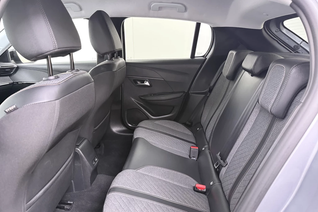 Peugeot 208 – foto 12