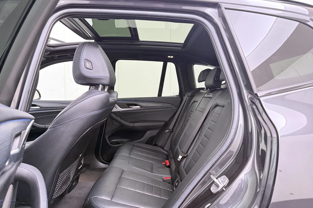 BMW iX3 – foto 12