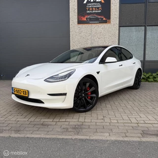 Tesla Model 3 – thumbnail 1