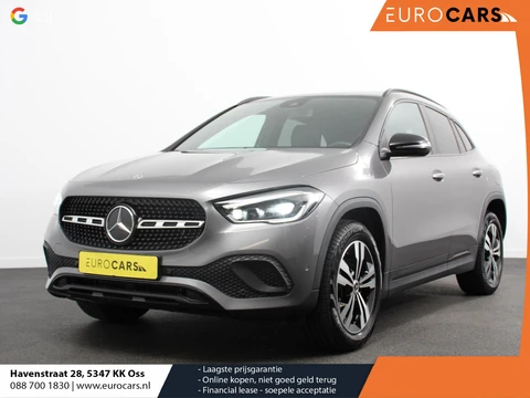 Mercedes-Benz GLA-klasse 250 e Progressive SOH 95% Panoramadak Navigatie Camera Parkeerhulp Adaptive Cruise Control Stoelverwarming Full Led Climate control Lichtmetalen velgen