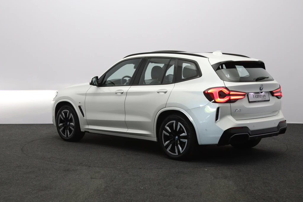 BMW iX3 – foto 3