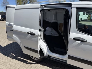 Ford Transit Courier – thumbnail 14