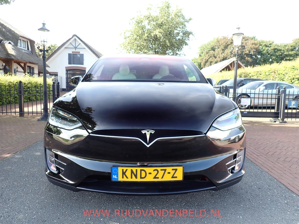 Tesla Model X – foto 8