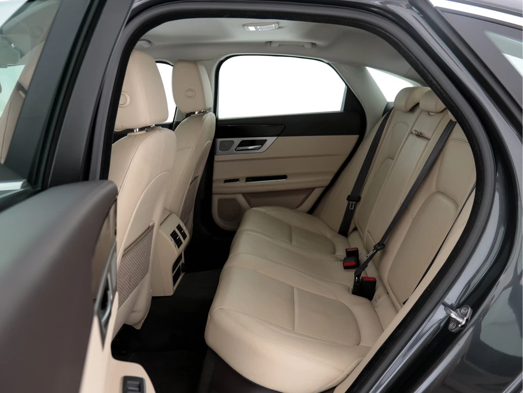 Jaguar XF – foto 9