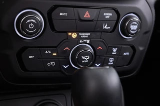 Jeep Renegade – thumbnail 18