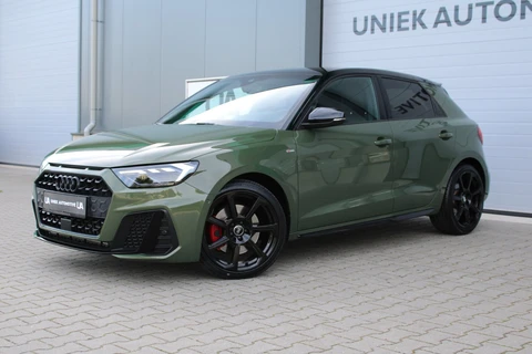 Audi A1 Sportback 40 TFSI COMPETITION | S LINE | SONOS | CAMERA | BLACK OPTIK | CARPLAY | 18" BLACK ROTOR | HALFLEDER | ZÉÉR DIK!