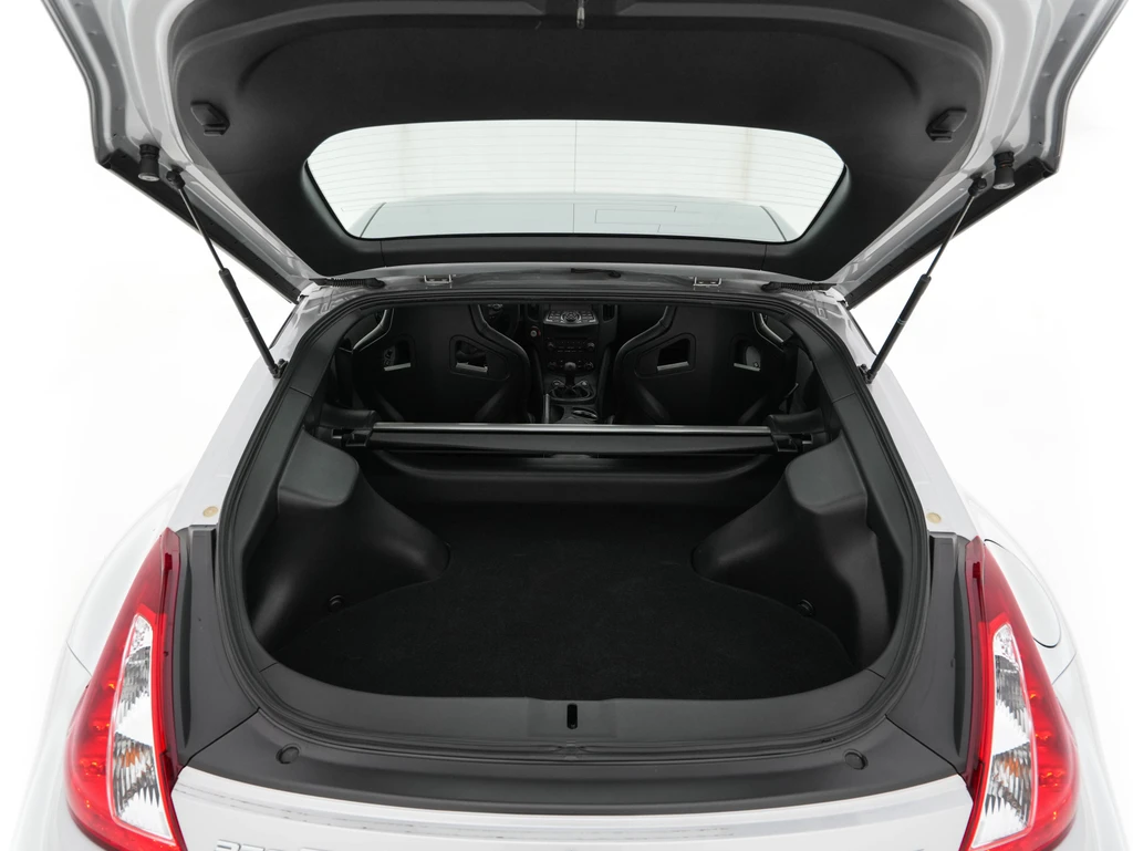 Nissan 370Z – foto 11
