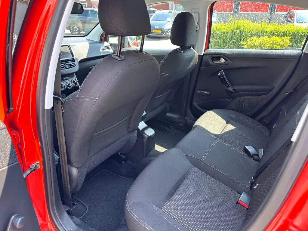 Peugeot 208 – foto 16