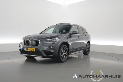 BMW X1 sDrive20i Orange Edition II | Rijklaar! | Navi | Cruise | Pano | Trekhaak | Stoelverw. | HUD | PDVC V+A | 18"