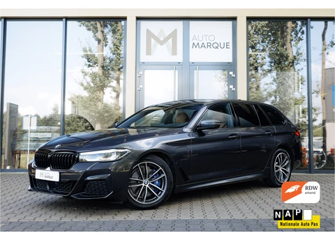 BMW 5 Serie Touring 530e xDrive Aut. High Executive | M Sportpakket | Harman Kardon | Head-Up Display | Achteruitrijcamera | Adaptieve Cruise Control | Adaptief Onderstel | SOH 88.4% |
