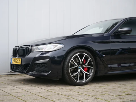 BMW 5 Serie 520i High Executive Edition 184 Pk Automaat M-pakket / Navi / DAB / Apple Carplay / Leer