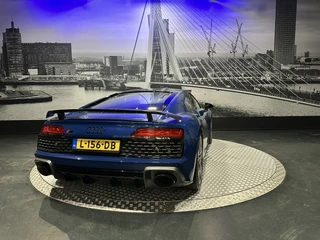 Audi R8 – thumbnail 3