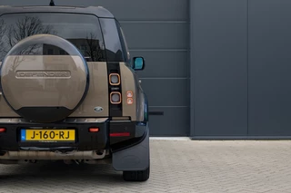Land Rover Defender – thumbnail 10