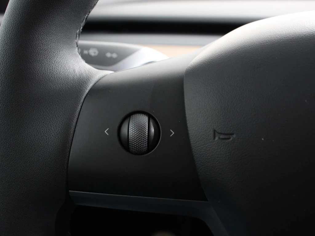 Tesla Model Y – foto 28