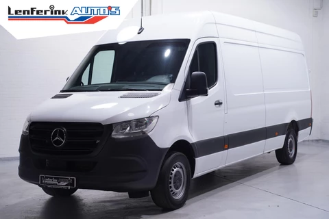 Mercedes-Benz Sprinter 315 CDI 150 pk L3H2 Airco, Camera, DAB+ Cruise Control, Laadruimte Pakket, Opstap achter, 3-Zits