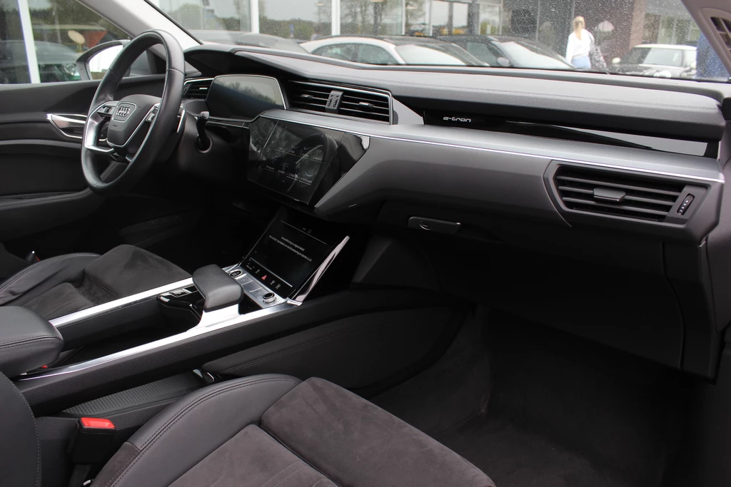 Audi e-tron – foto 16