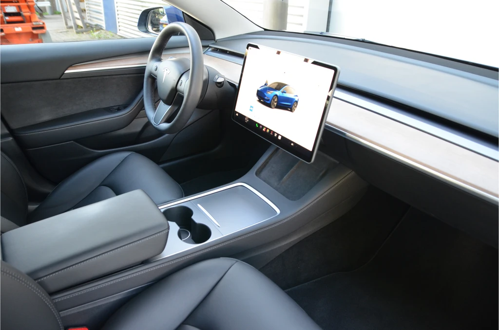 Tesla Model 3 – foto 11