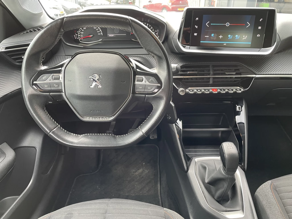 Peugeot 208 – foto 13