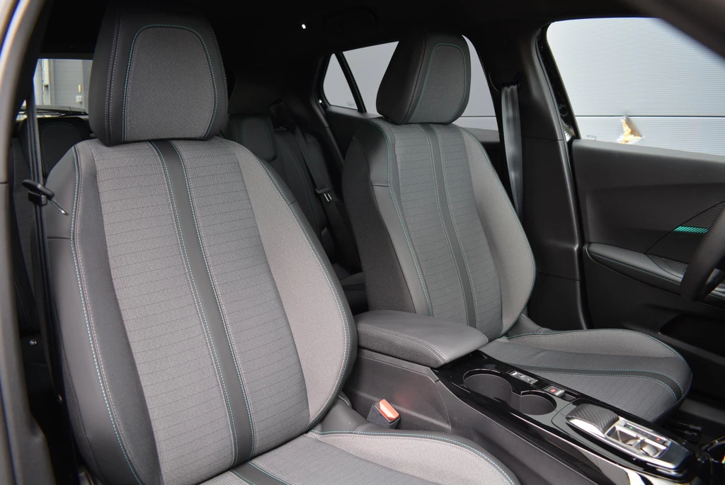 Peugeot e-2008 – foto 12