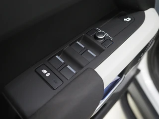 Land Rover Defender – thumbnail 19