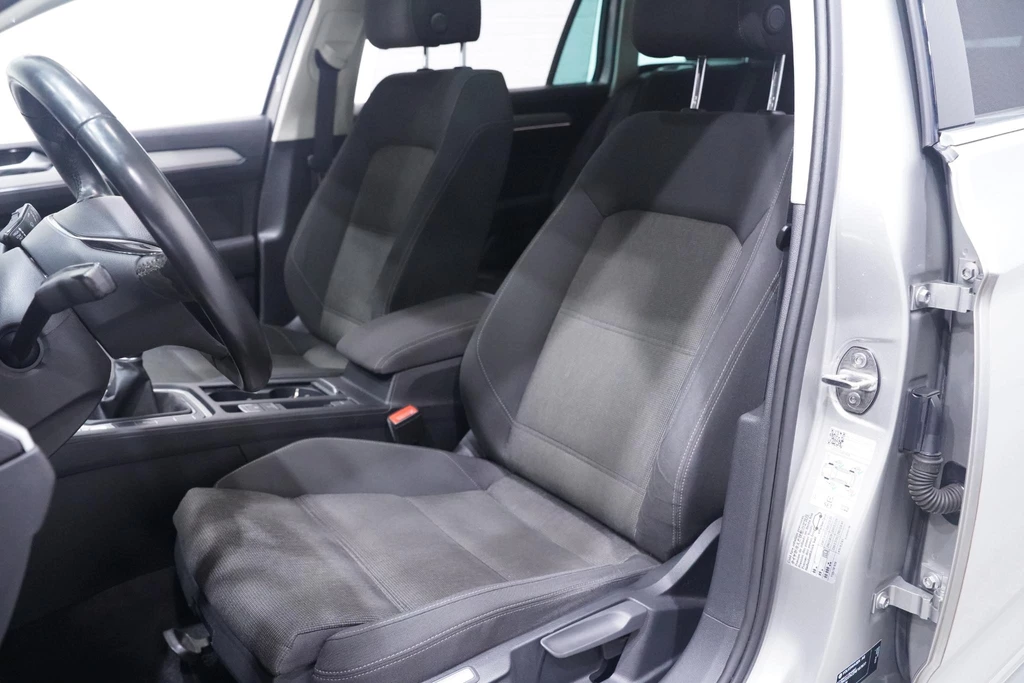 Volkswagen Passat – foto 36